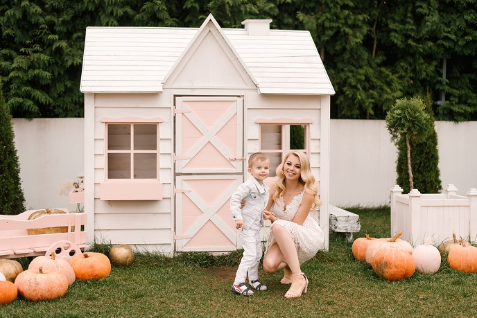 Как сделать детский домик на даче