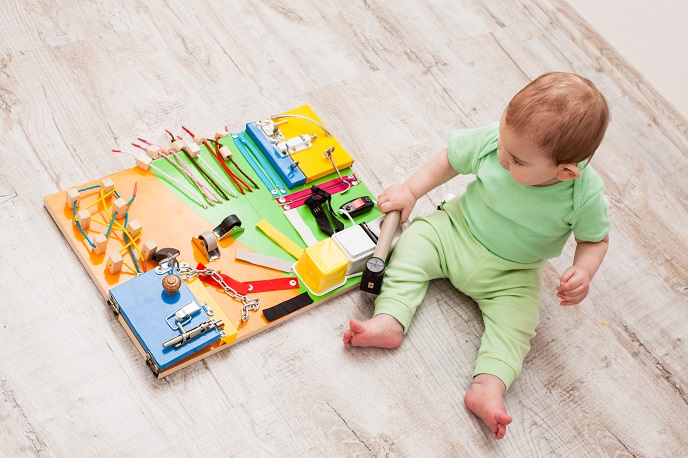 В чем плюсы бизиборда для детей