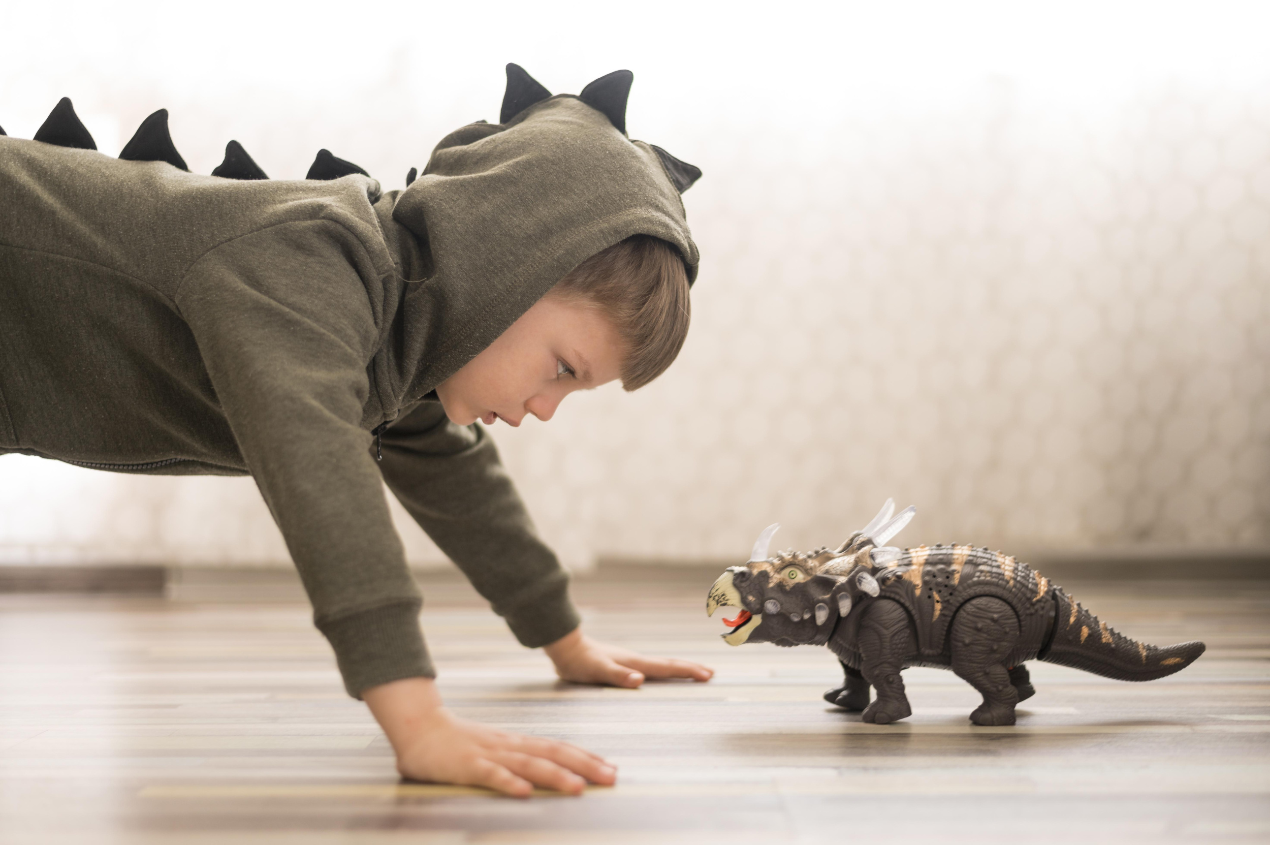 3 side-view-boy-dinosaur-costume.jpg 3 side-view-boy-dinosaur-costume.jpg