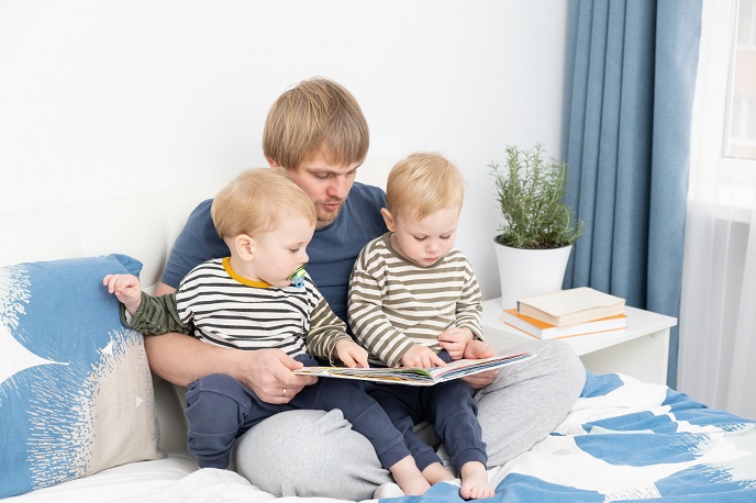 Книжка за руку ведёт Книжка за руку ведёт
