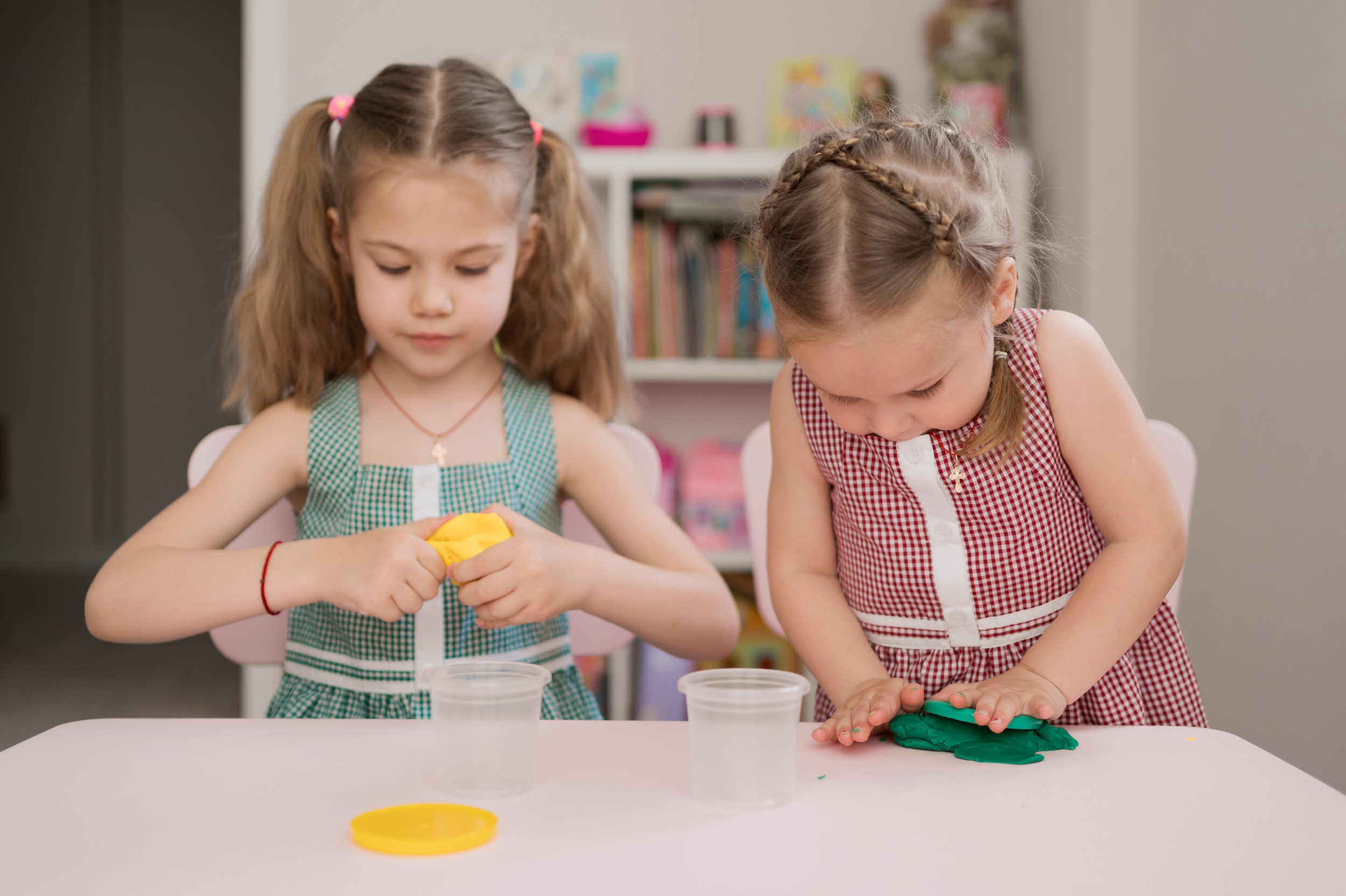 1 cute-little-girls-moulding-from-plasticine-pink-table.jpg 1 cute-little-girls-moulding-from-plasticine-pink-table.jpg