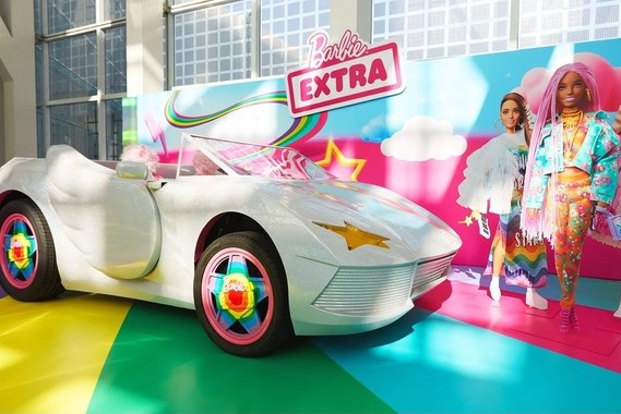Машина Barbie в натуральную величину Машина Barbie в натуральную величину