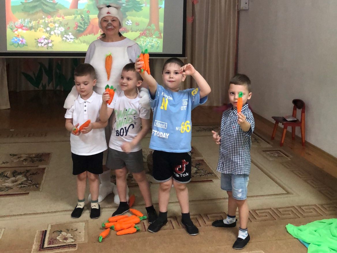 Игра с зайчиком Игра с зайчиком