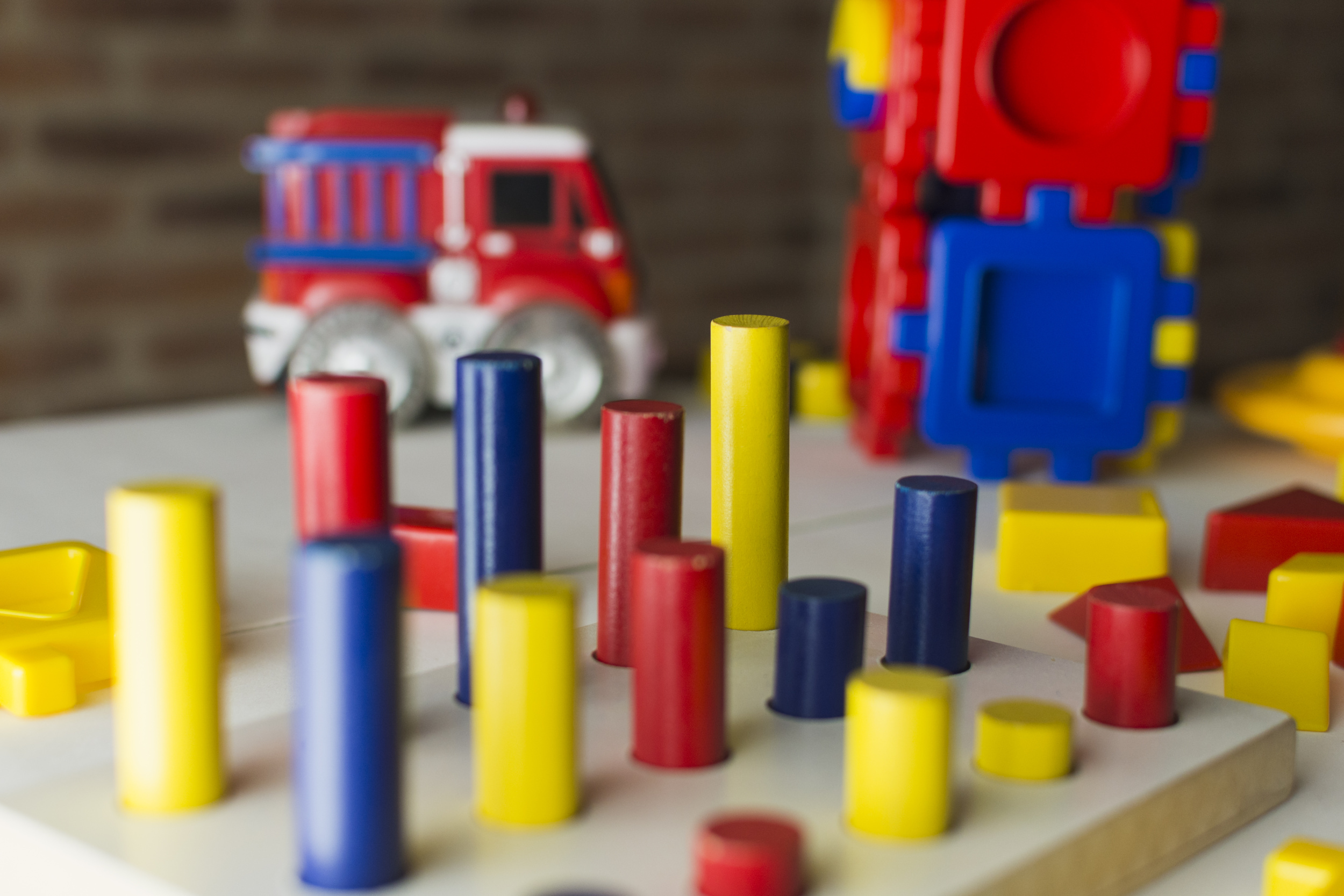 10 colorful-wooden-peg-solitaire-puzzle.jpg 10 colorful-wooden-peg-solitaire-puzzle.jpg