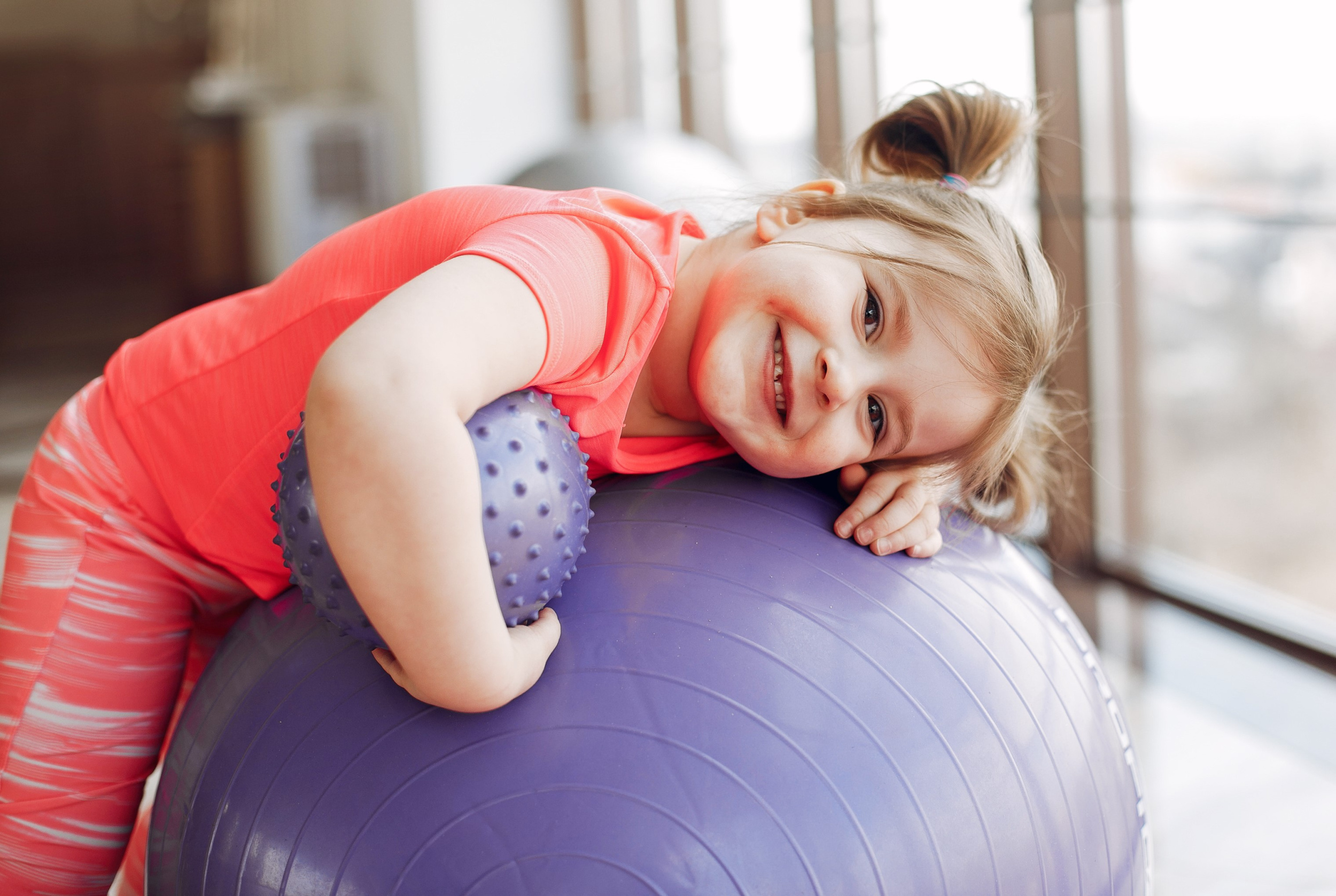 1 beautiful-girl-is-engaged-gym.jpg 1 beautiful-girl-is-engaged-gym.jpg