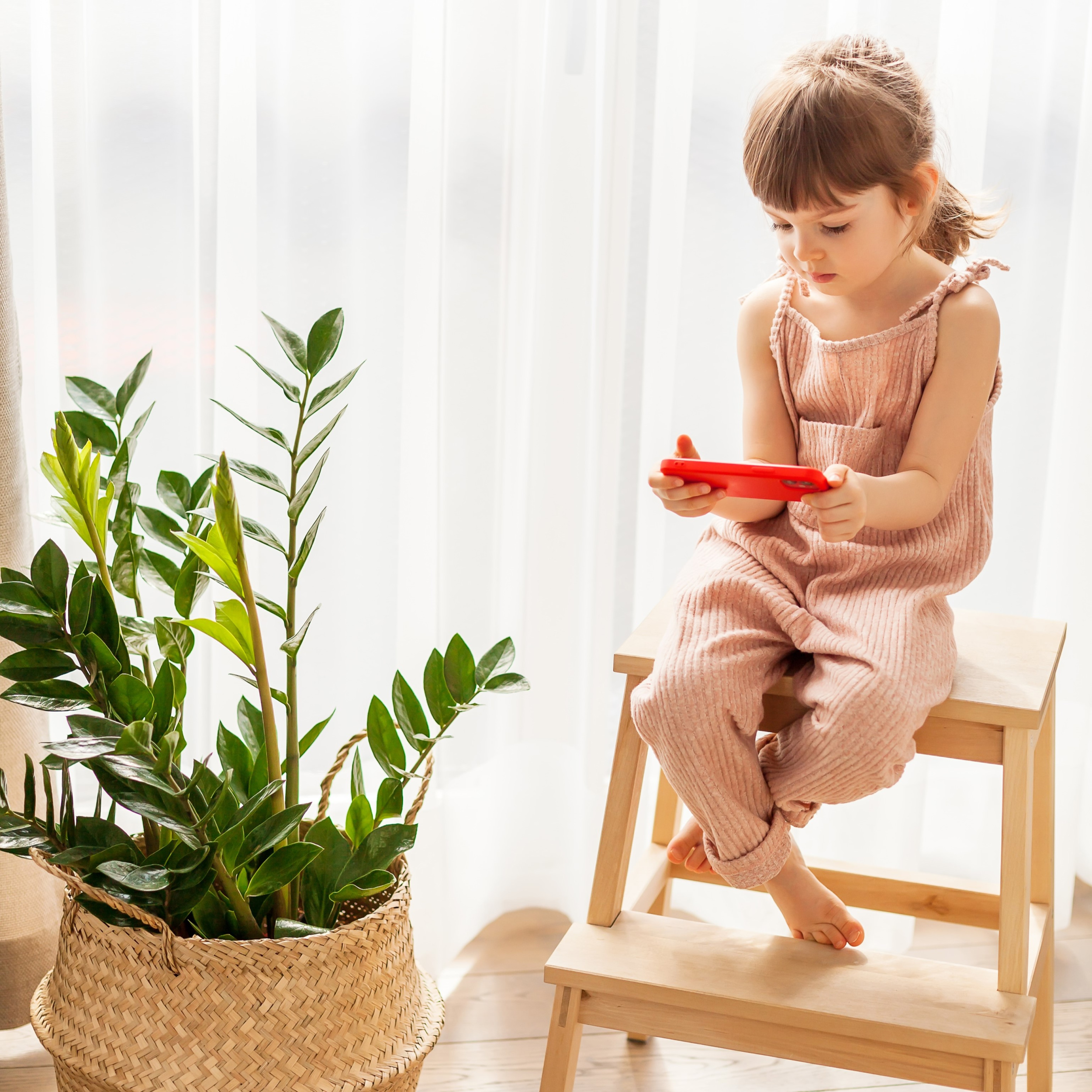 2 little-girl-with-mobile-phone-sitting-alone-she-is-watching-cartoons-smartphone-digital-generation-phone-addiction-concept.jpg 2 little-girl-with-mobile-phone-sitting-alone-she-is-watching-cartoons-smartphone-digital-generation-phone-addiction-concept.jpg