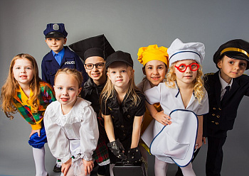 Знакомство детей с профессиями