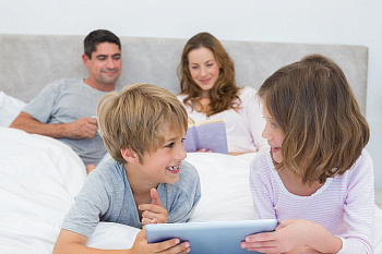 Отношения приемного ребёнка с родными детьми Отношения приемного ребёнка с родными детьми